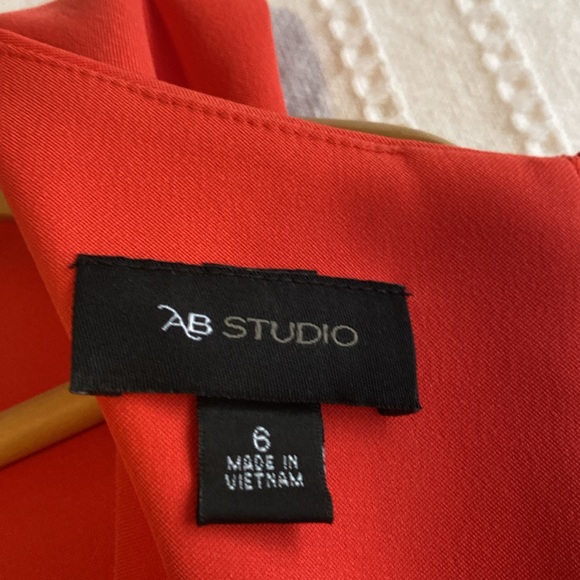 Orangey Red sheath dress with flattering cut - Picture 5 of 6